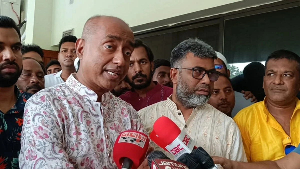 নাসীরুদ্দীন পাটওয়ারীর সঙ্গে যা ঘটেছে তা শোভনীয় নয়