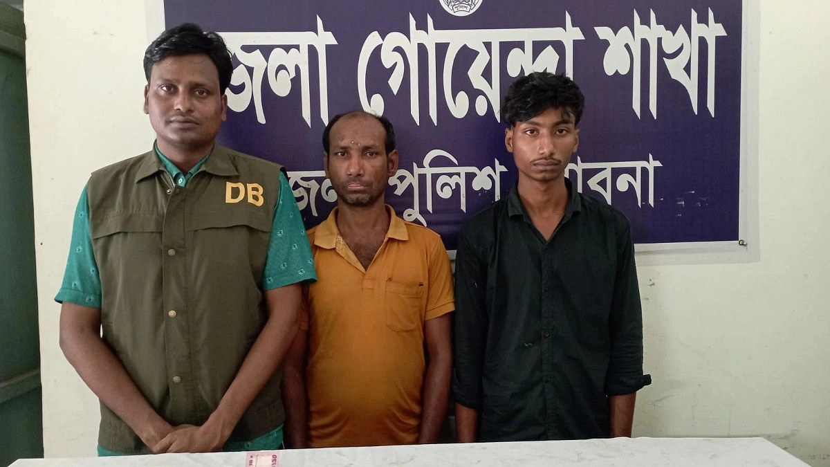 ঈশ্বরদীতে ইয়াবাসহ বাবা-ছেলে গ্রেপ্তার