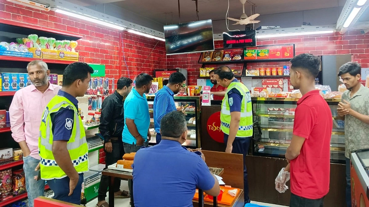 খাবার খেয়ে অসুস্থ ৫০, টেস্টি ট্রিটে অভিযান