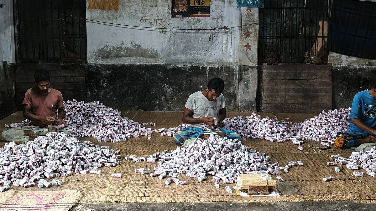 দিবস আসে দিবস যায়, বদলায় না বিড়ি শ্রমিকের ভাগ্য