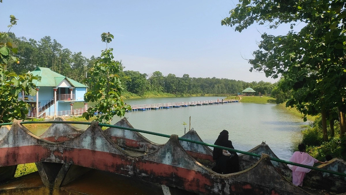 গারো পাহাড়ের পর্যটনকেন্দ্রে পর্যটক কম, হতাশ ব্যবসায়ীরা