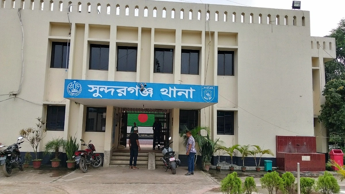 জামায়াত নেতার খেয়াঘাট দখলে নিলেন বিএনপি নেতা