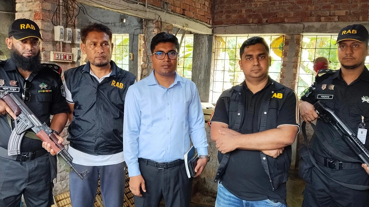 সাতক্ষীরায় দুই আইসক্রিম কারখানাকে ২ লাখ টাকা জরিমানা