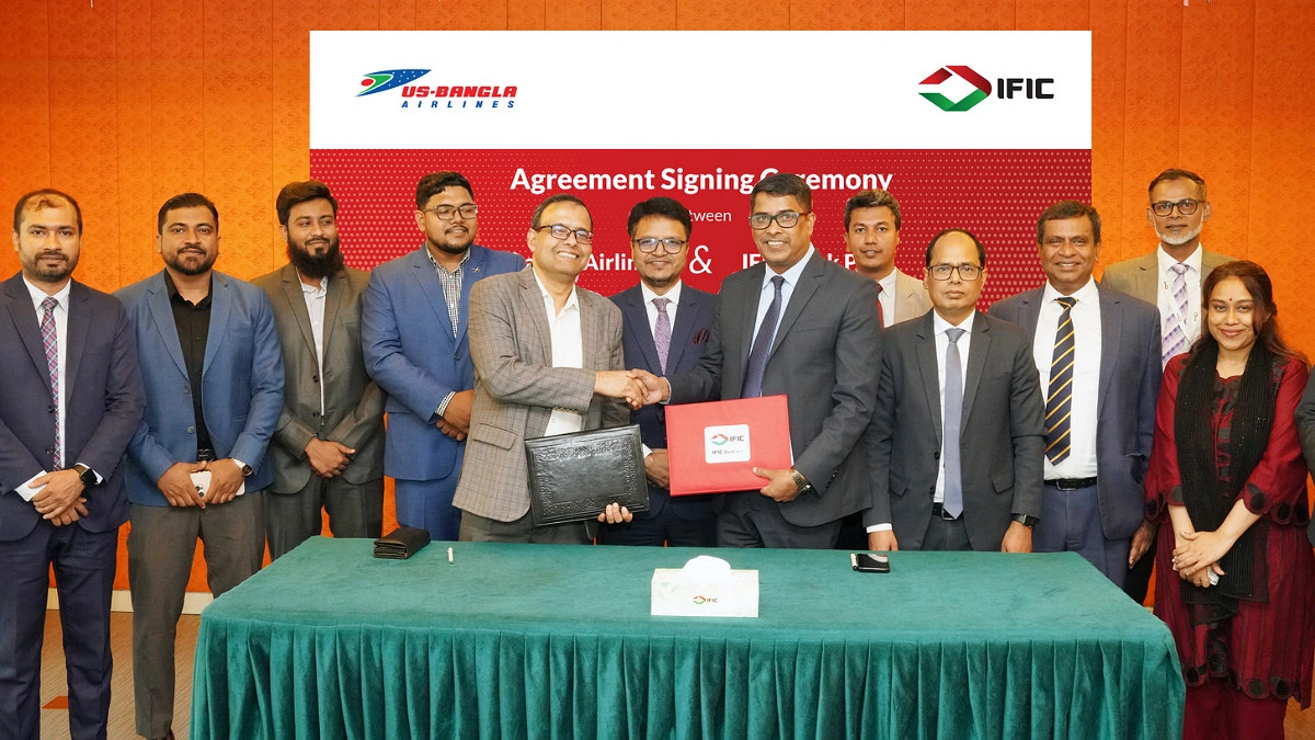 আইএফআইসি ব্যাংক ও ইউএস-বাংলা এয়ারলাইন্সের চুক্তি