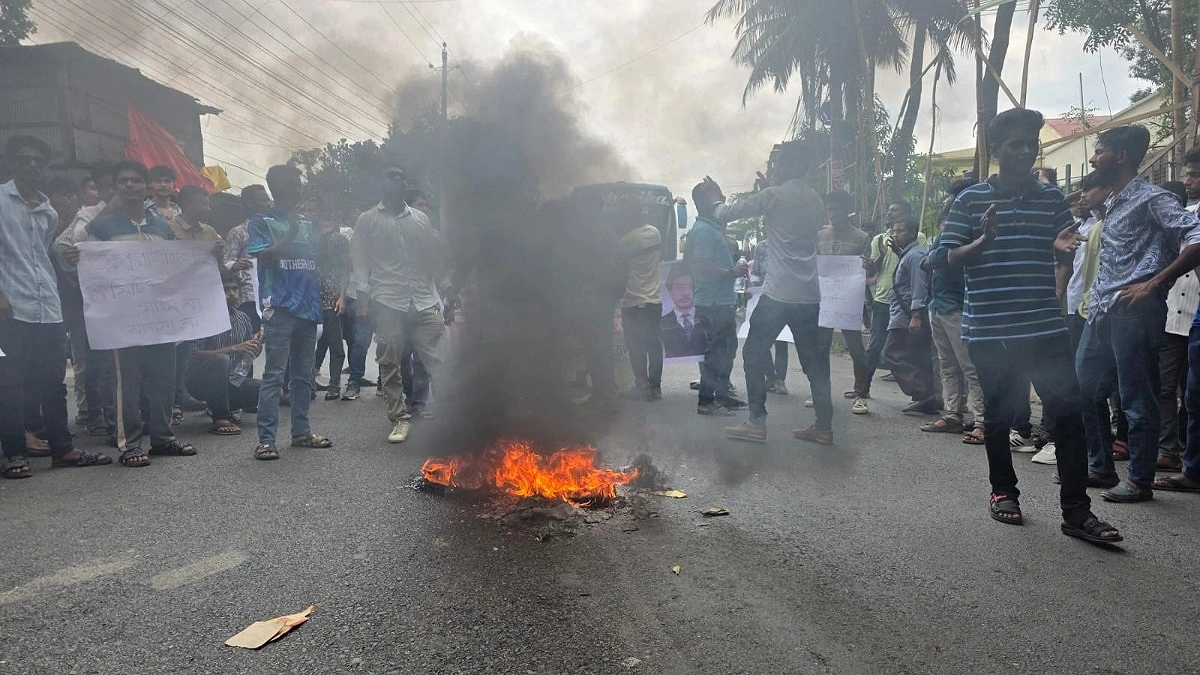 ‘টাকা লাগলে টাকা নে, নতুন করে কমিটি দে’