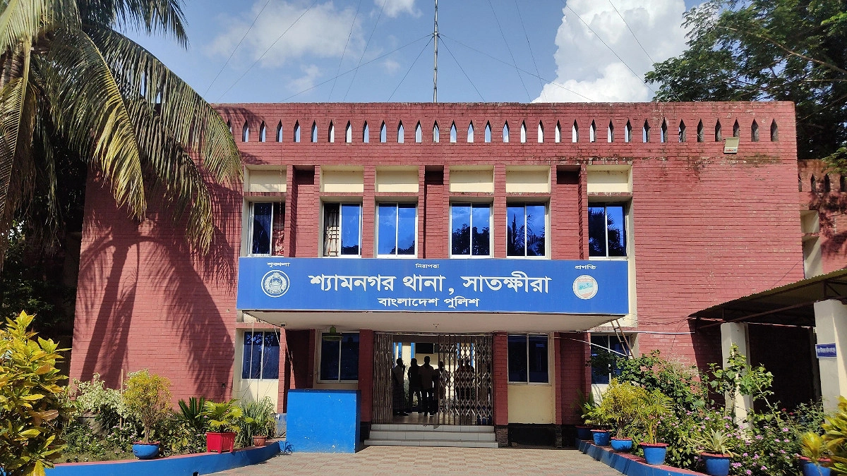 শ্যামনগরে মোটরসাইকেলের ধাক্কায় বৃদ্ধ নিহত, আটক ২