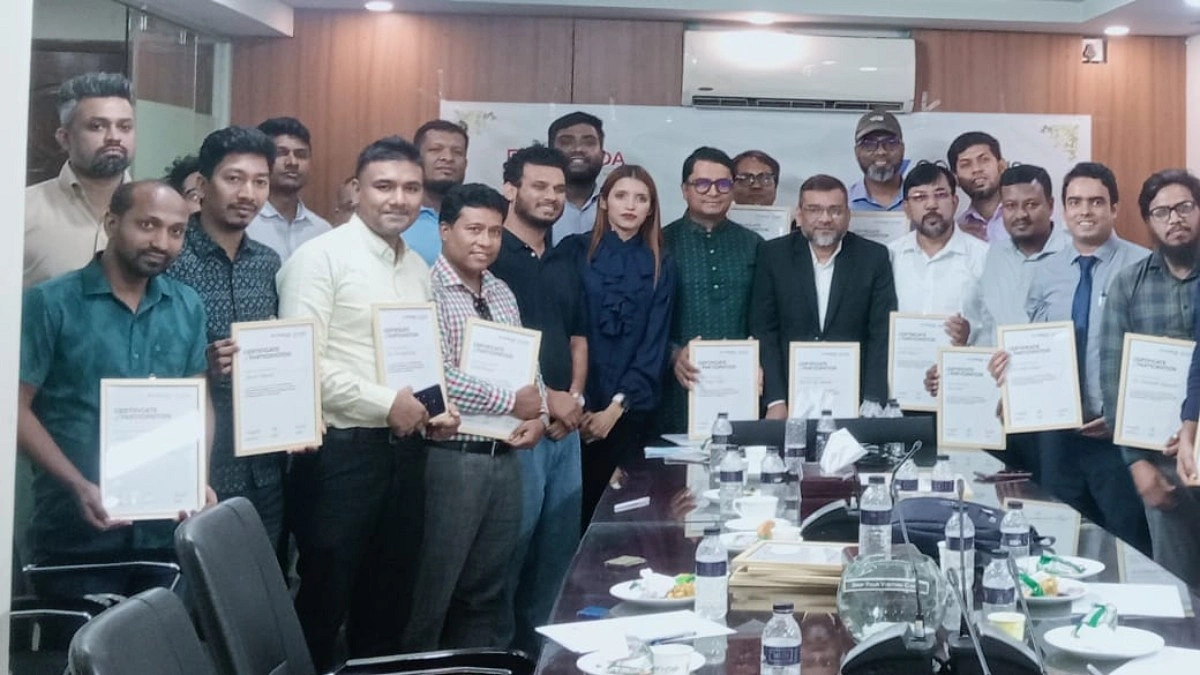 পুপরোয়া ও কোনেক্সাসের আয়োজনে মেটা ট্রেনিং সেশন অনুষ্ঠিত