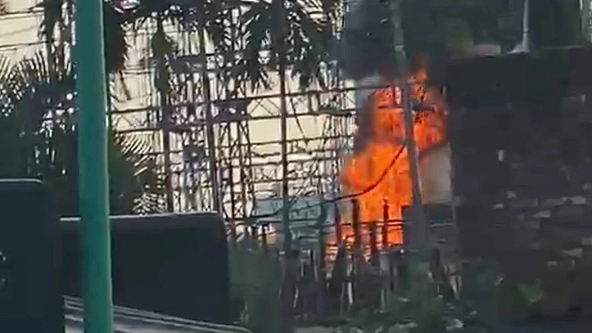 সিদ্ধিরগঞ্জে ইজিসিবি সাবস্টেশনে আগুন