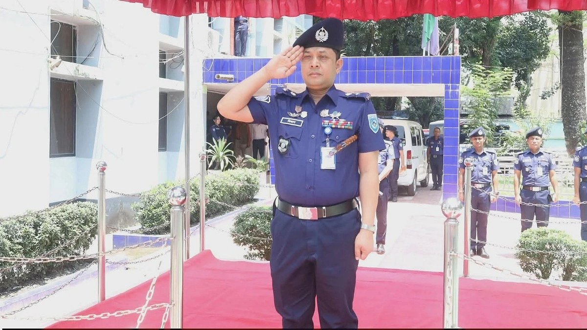 যোগদানের এক দিন পরই সেই এসপিকে প্রত্যাহার