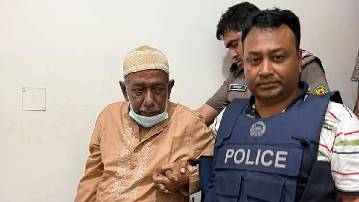 বেরোবির সাবেক ভিসি হাসিবুর রশিদকে আনা হলো ট্রাইব্যুনালে