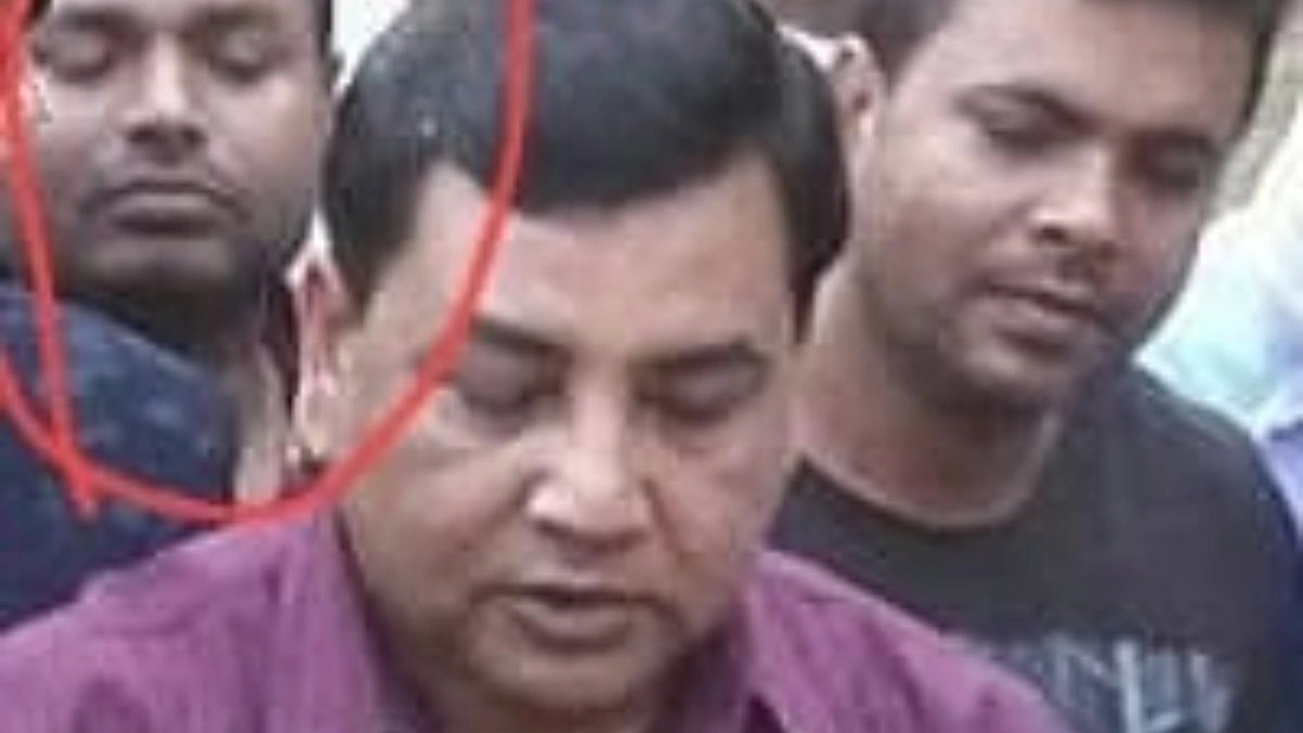 ধামরাইয়ে এসআইকে ঘুষের অভিযোগ, পাল্টা মিথ্যা অপবাদের দাবি তদন্ত কর্মকর্তার