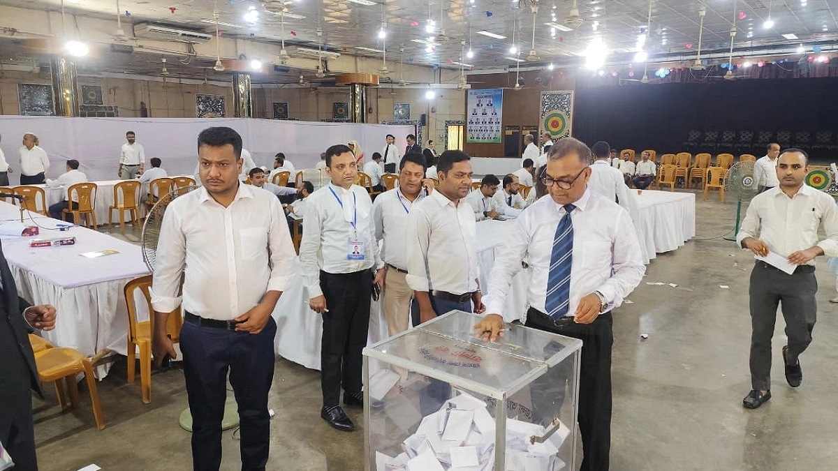 আ. লীগ-জামায়াতপন্থীদের বর্জন, ভোট দেননি অর্ধেক ভোটার