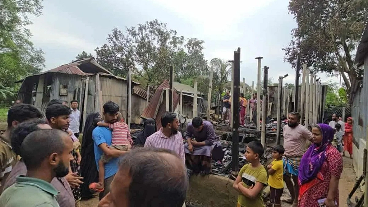 মুহূর্তেই ছড়িয়ে পড়ল আগুন, পুড়ে গেল সাত ঘর