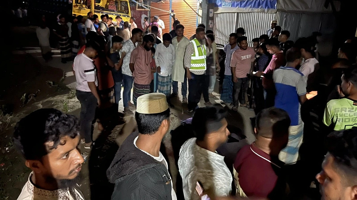 ট্রাকের ধাক্কায় ‘প্রাণহানির খবরে’ চালককে পিটিয়ে হত্যা