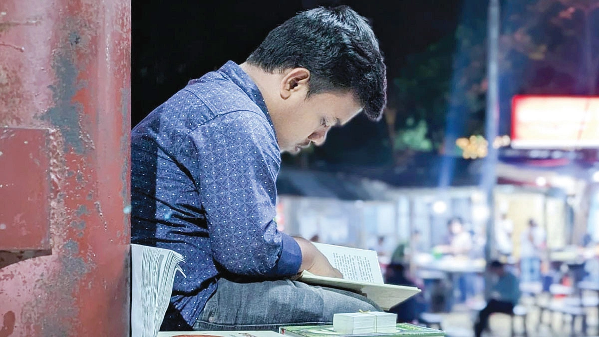 স্টেশন প্রাণবন্ত রাখে শিক্ষার্থীদের