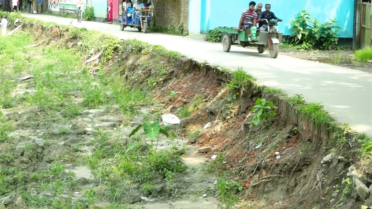 এক দিনেই কোটি টাকার বিল, নবীনগরের সড়ক প্রকল্পে বড় দুর্নীতি!