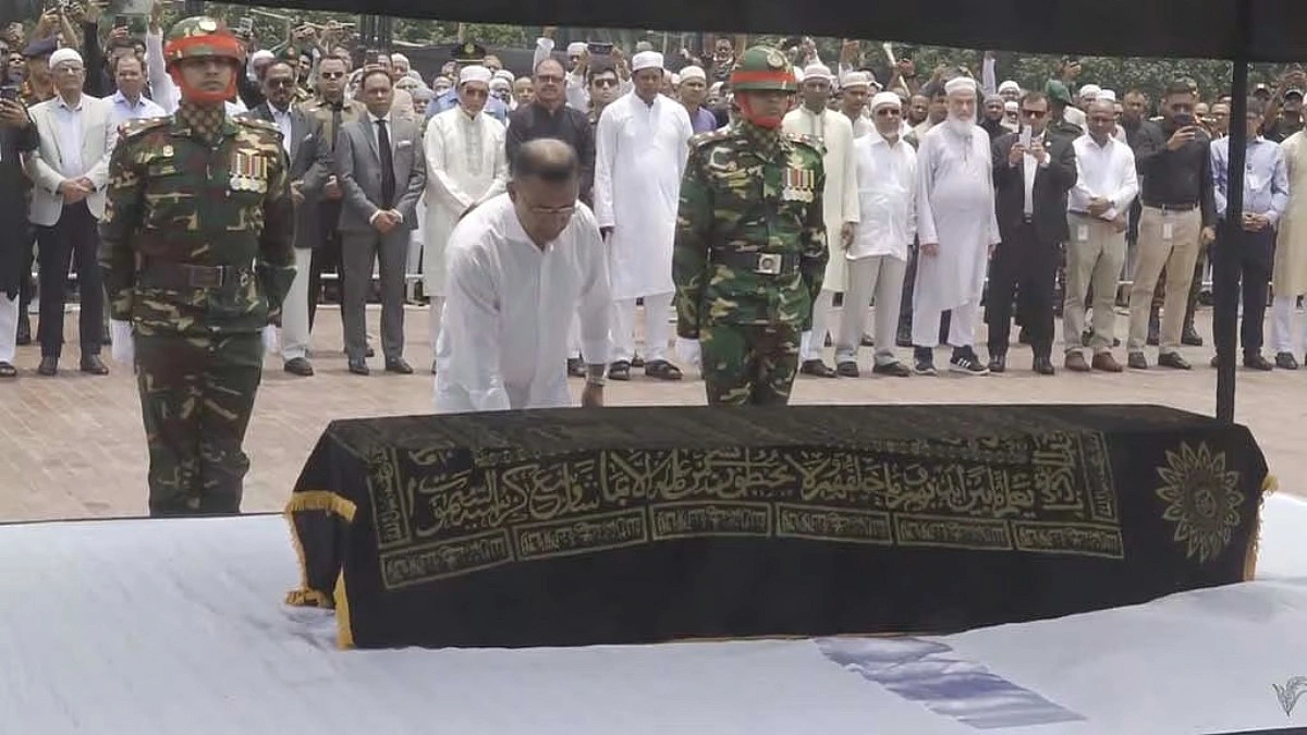 সাবেক স্বাস্থ্য প্রতিমন্ত্রী সিনহাকে সংসদ প্রাঙ্গণে শেষ বিদায়