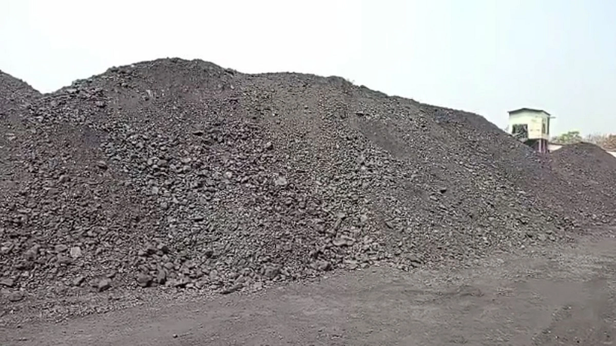 বিশ্বে কমছে কয়লার ব্যবহার, পিছিয়ে বাংলাদেশ