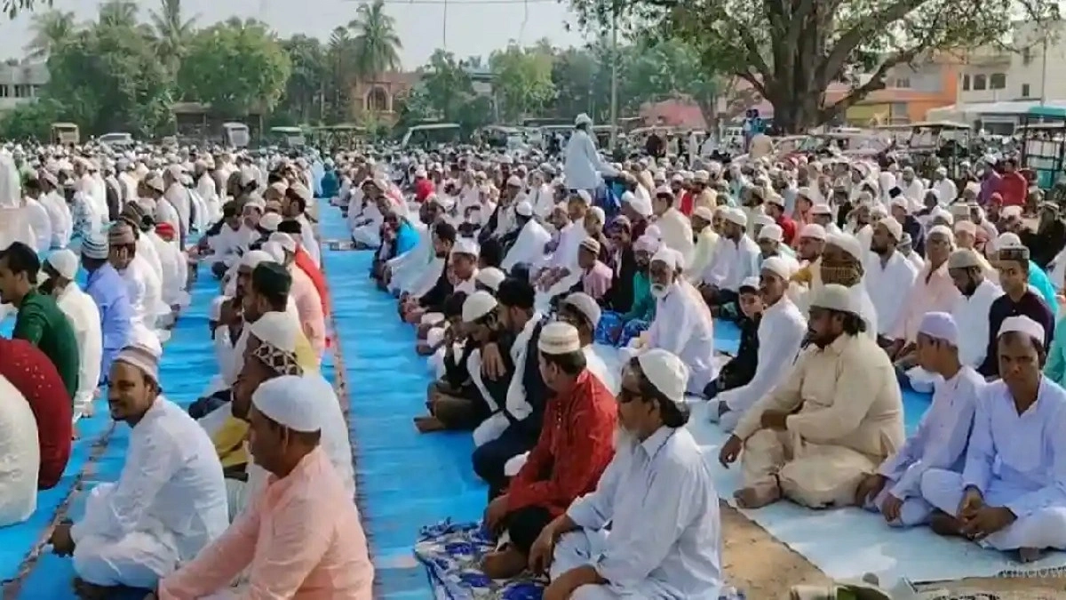 রেড রোড ছেড়ে ব্রিগেডে ঈদের নামাজ, কোরবানিতেও বদলের ছাপ পশ্চিম বাংলায়