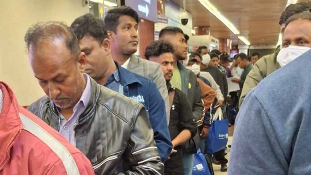 লিবিয়া থেকে ফিরলেন ১৭০ বাংলাদেশি