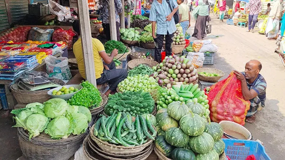 পকেট ভরা টাকায়ও মেলে না পেট ভরার সবজি