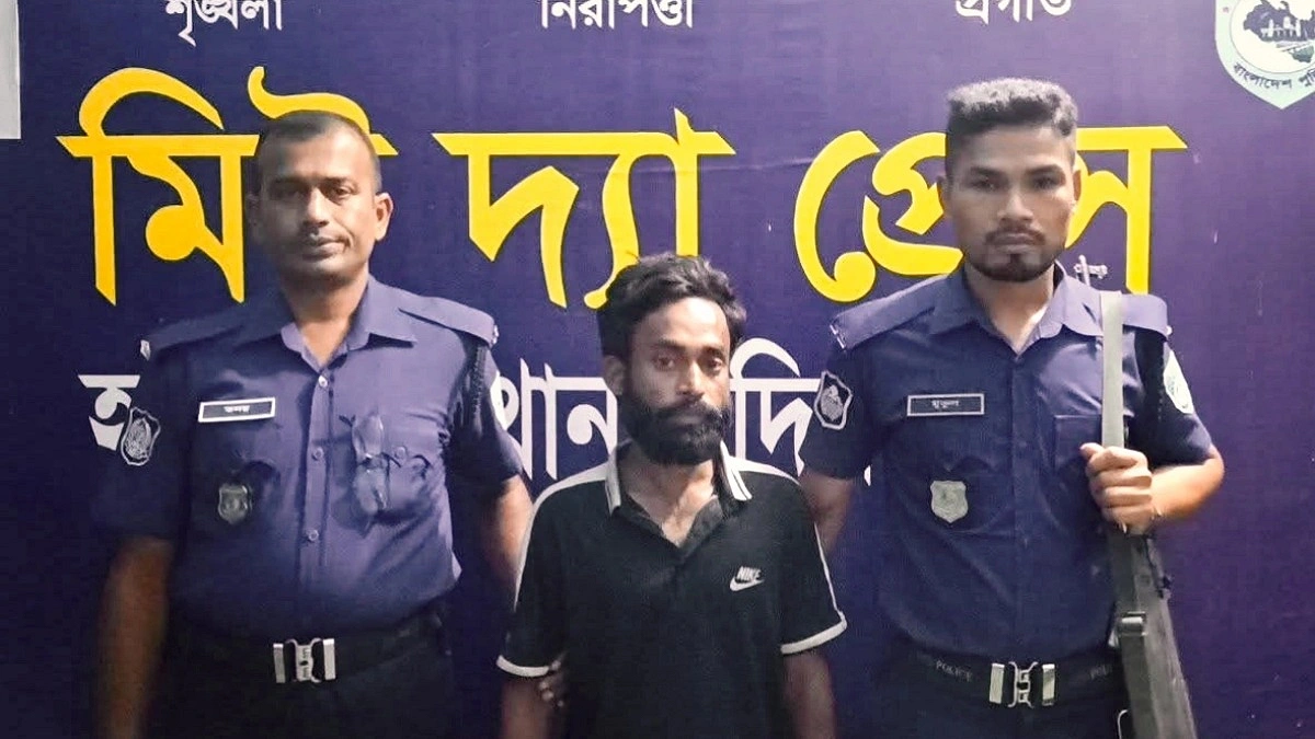 সীমান্তে বিজিবি-বিএসএফ পতাকা বৈঠক, বাংলাদেশি যুবককে হস্তান্তর
