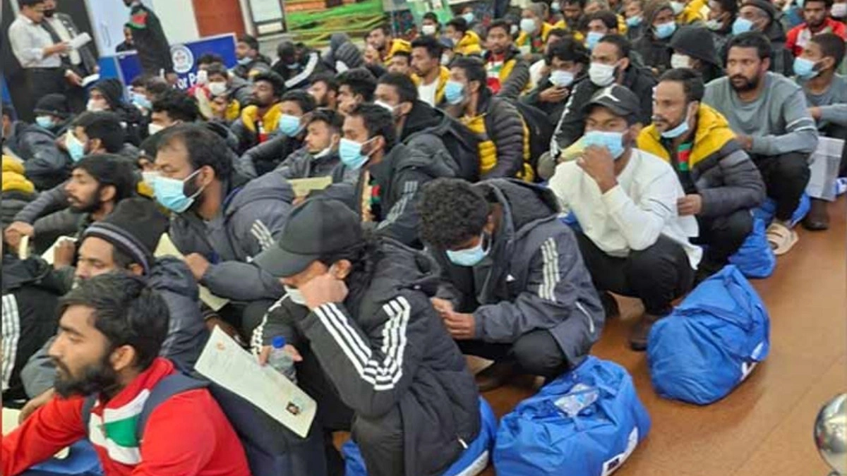 লিবিয়া থেকে দেশে ফিরলেন আরও ১৭৪ বাংলাদেশি