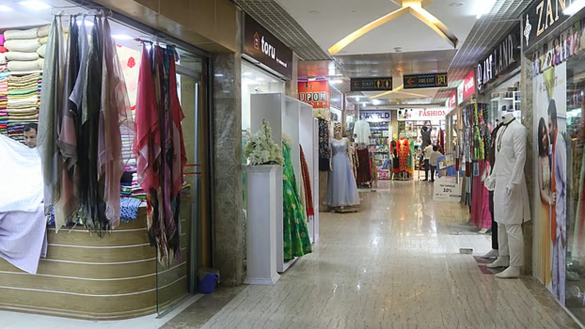 ঈদে রাত ১১টা পর্যন্ত দোকান খোলা রাখার দাবি