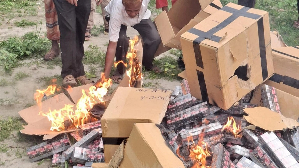 পুড়িয়ে ধ্বংস করা হলো নকল সিগারেট