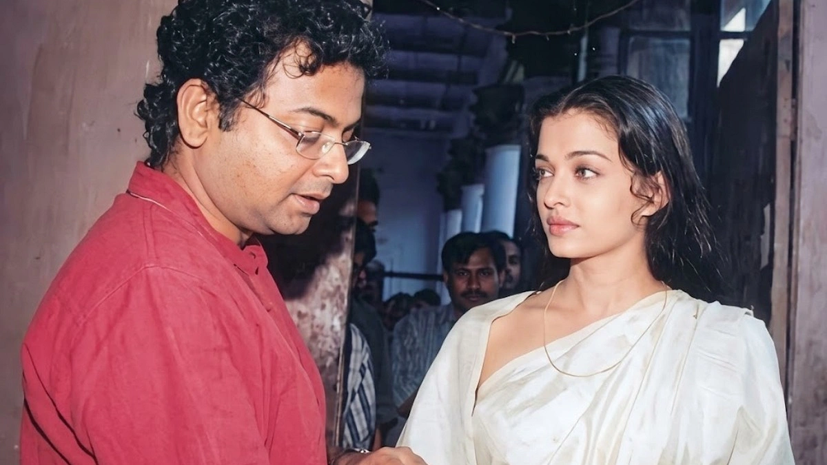 ঐশ্বরিয়ার ছবি তুলে বিপাকে সাংবাদিক, এগিয়ে আসেন ঋতুপর্ণ