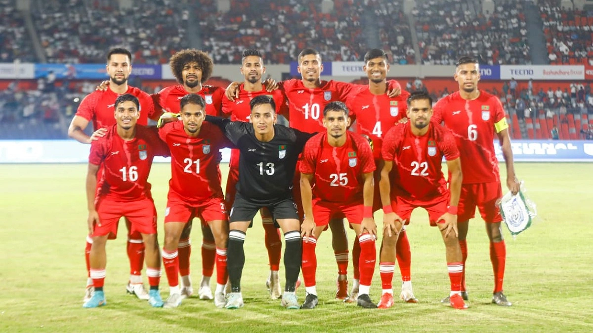 আমি যখন তরুণ ছিলাম ১৭ বা ১৮ বছর বয়স, তখন যে ভুলগুলো করতাম, এখনো তাদের কয়েকজনকে সেগুলো করতে দেখি। সে বয়সে আমিও জানতাম না কীভাবে কঠিন মুহূর্তগুলো সামলাতে হয়। তবে আমরা যত বেশি বড় ম্যাচ খেলছি, দল হিসেবে তত বেশি চাপ সামলানোর সক্ষমতা অর্জন করছি।
