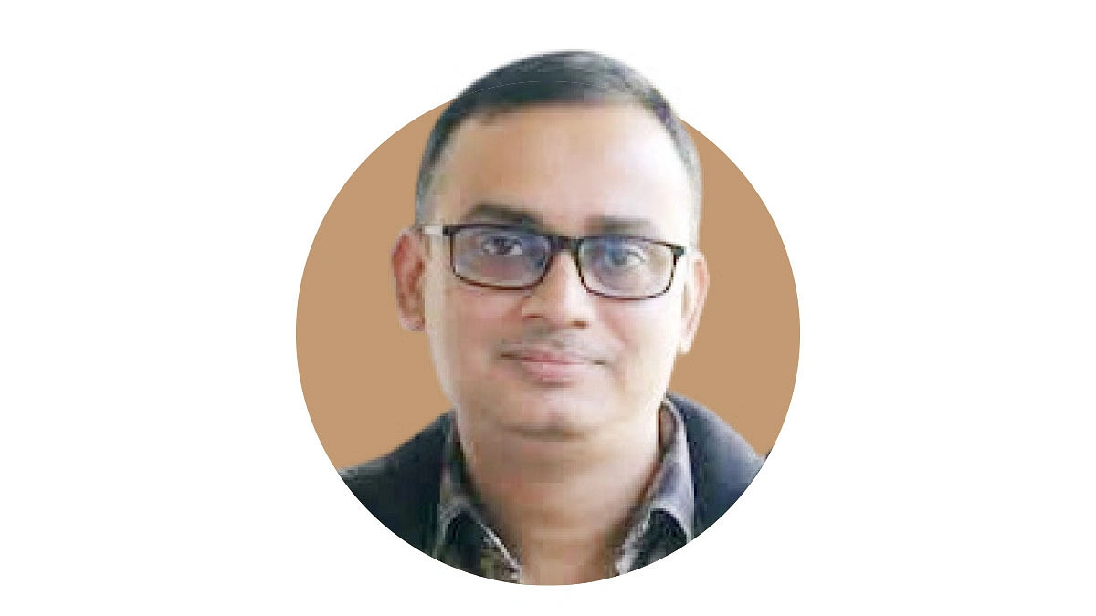 মানবিক মূল্যবোধ বিকশিত করাকে অগ্রাধিকার দিতে হবে