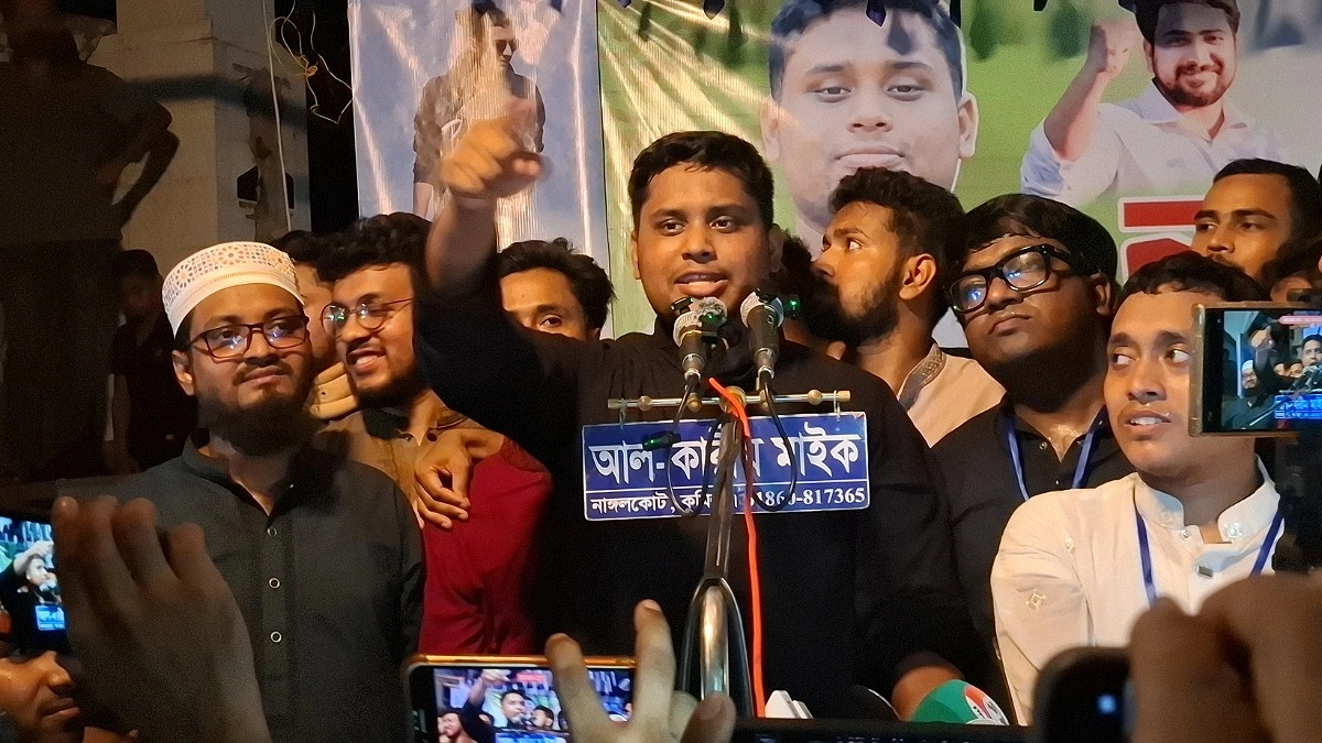 প্রধানমন্ত্রী হলুদ কার্ড খেয়েছেন, লাল কার্ড প্রস্তুত: হাসনাত আবদুল্লাহ