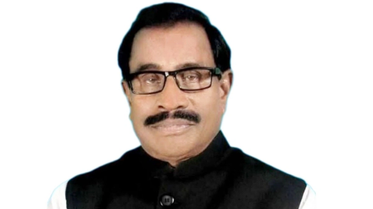 পাথরঘাটায় সাবেক মেয়র আনোয়ার হোসেন গ্রেপ্তার
