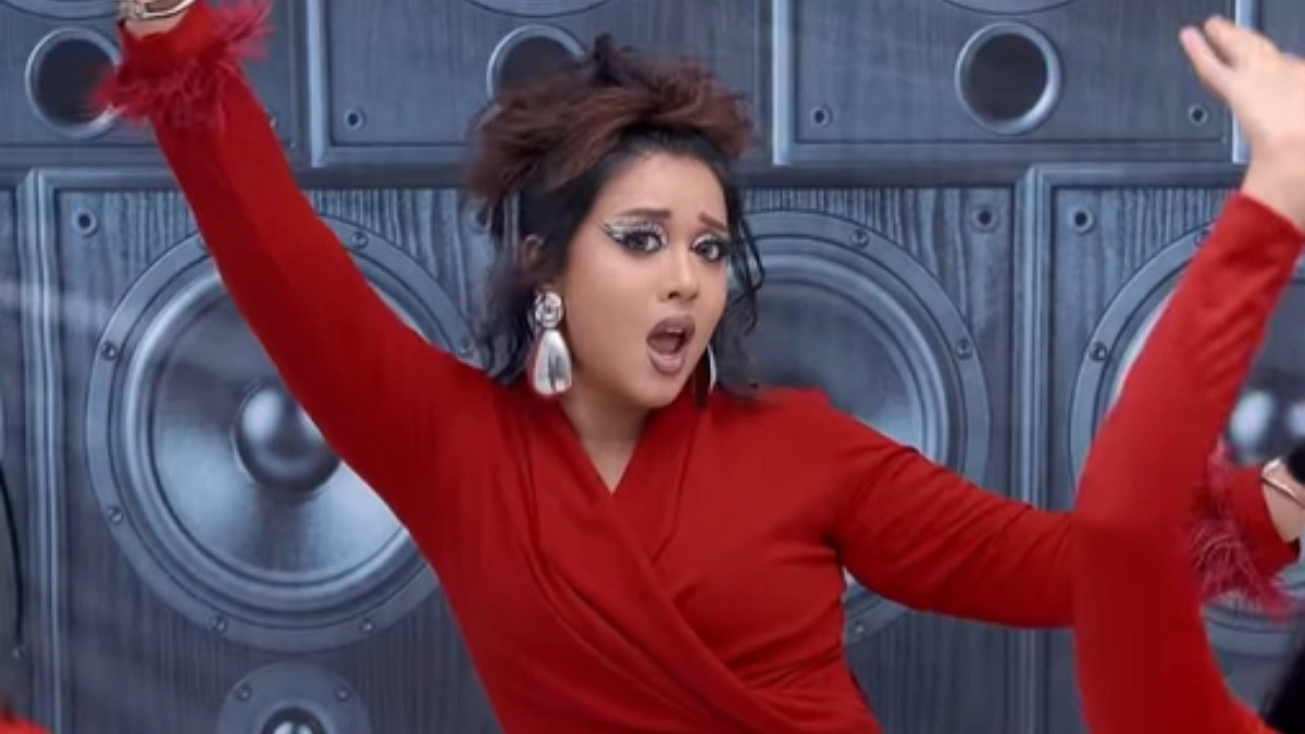 চমকে দিলেন ‘নোয়াখাইল্যা মাইয়া’ ঐশী