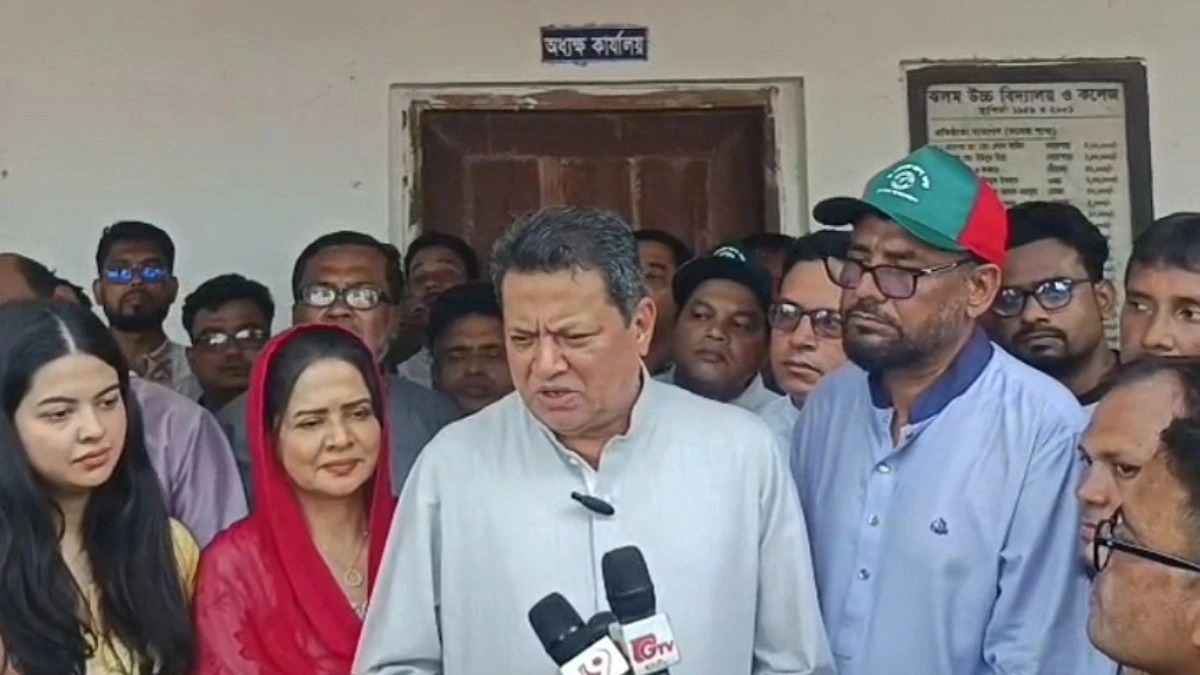 ব্যাংকে টাকা নেই, আওয়ামী লীগ নিয়ে গেছে: গণপূর্তমন্ত্রী