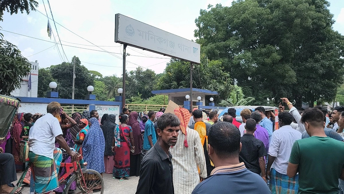 হত্যা মামলায় আটক সাবেক মেম্বার, মুক্তির দাবিতে থানা ঘেরাও