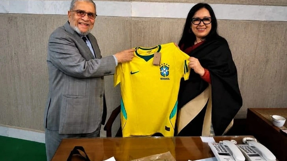 ব্রাজিলকে শুভকামনা জানিয়ে রুমিন ফারহানার পোস্ট, ছবি নিয়ে আলোচনা