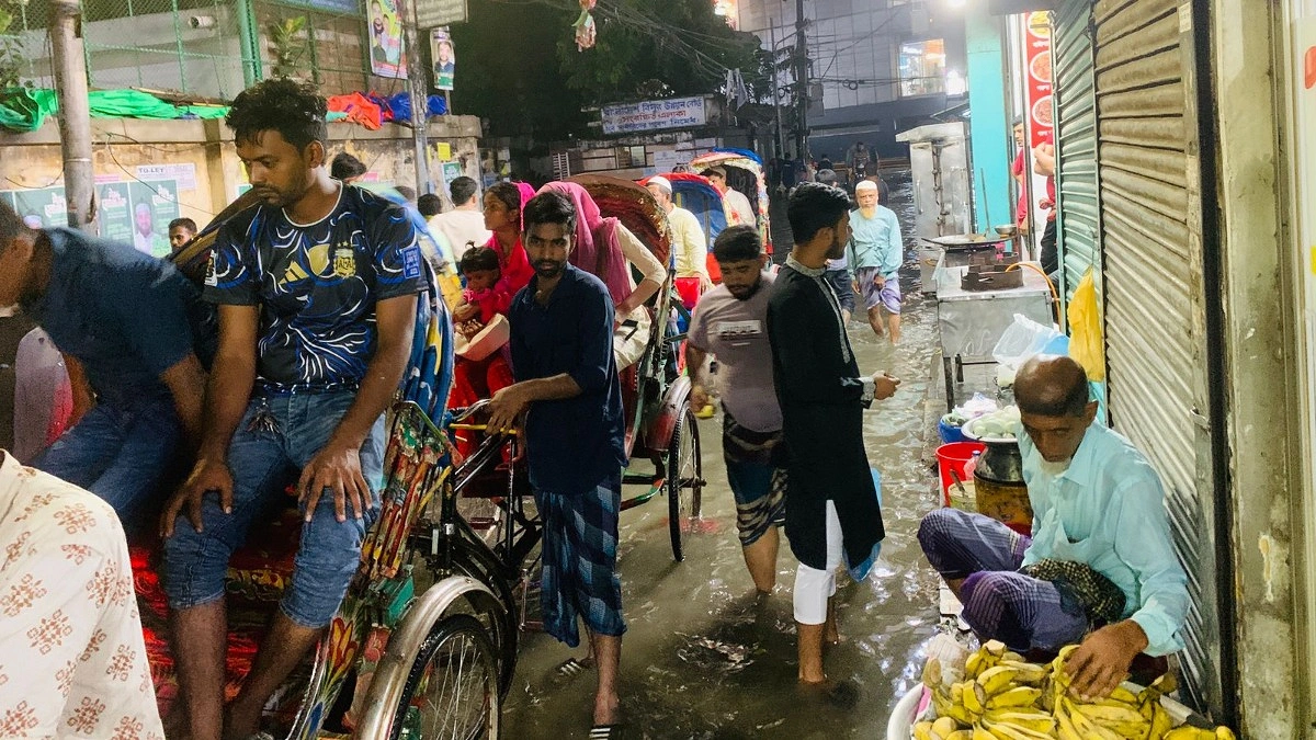 একজন বিশ, দুইজন তিরিশ : রাজধানীতে ‘পানি ট্রিপ’
