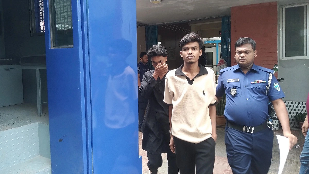 লাকসামে গ্রেপ্তার ১৬ ‘ছাত্রলীগ’ কর্মীর মধ্যে ৮ জনই শিশু, ক্ষুব্ধ অভিভাবকরা