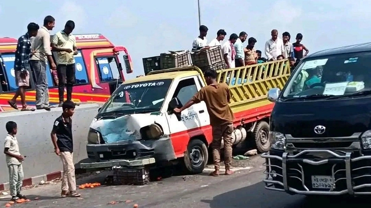 বৃদ্ধ বাবাকে বাইকে নিয়ে যাচ্ছিলেন গ্রামে, পথে প্রাণ গেল দুজনের