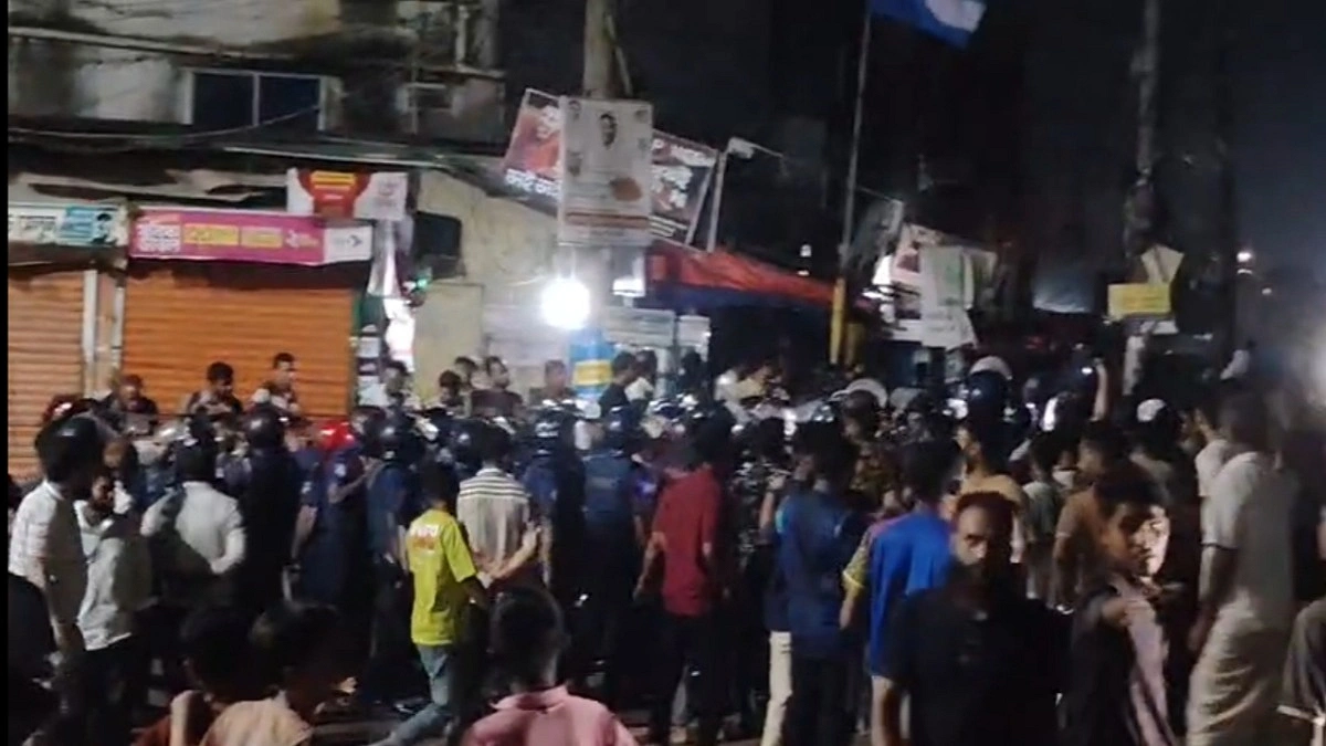 মাইক্রোবাস ভাড়া নিয়ে ভৈরবে সংঘর্ষ, আহত ৩০