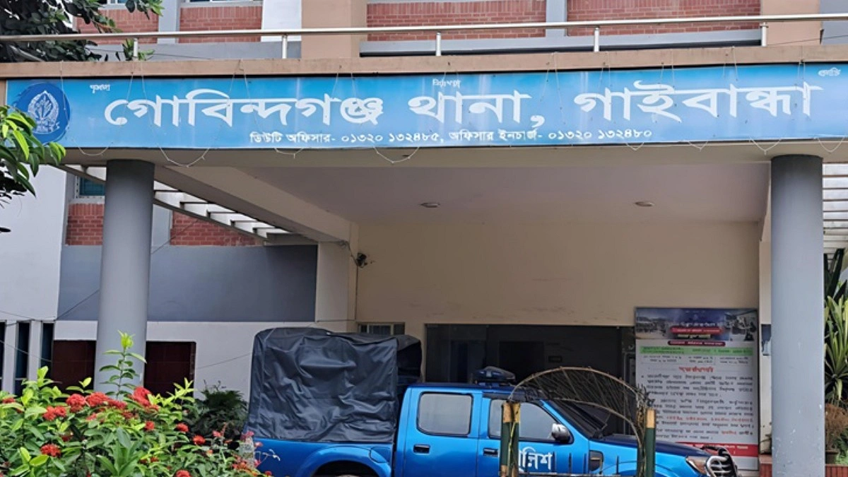 বাংলা মদ পানের পর যুবকের মৃত্যু, অসুস্থ আরও ২