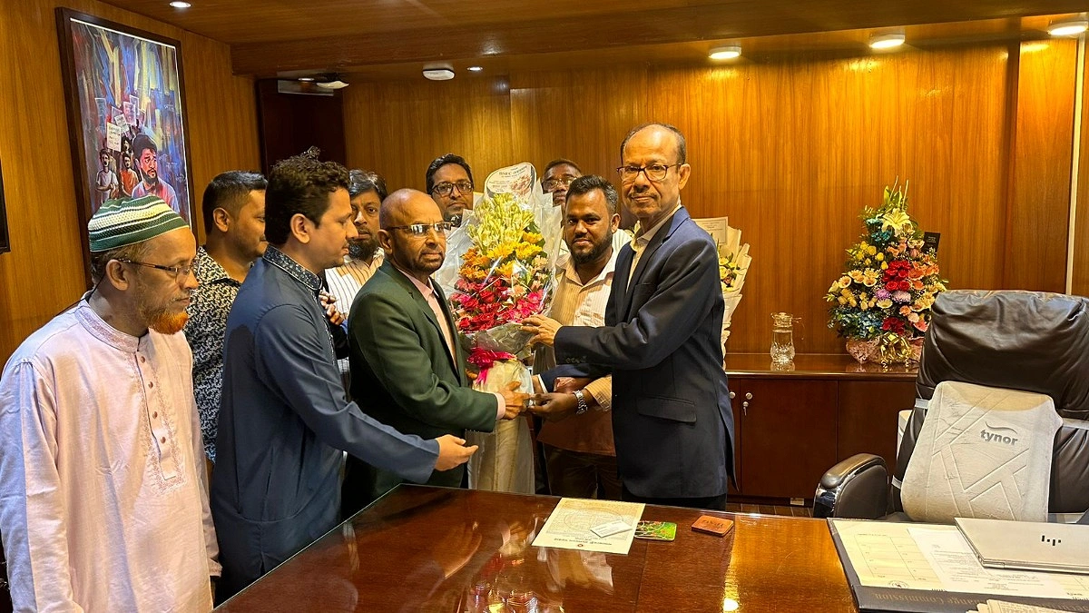 বিএসইসিতে ১৩ দফা দাবিতে বিনিয়োগকারীদের স্মারকলিপি