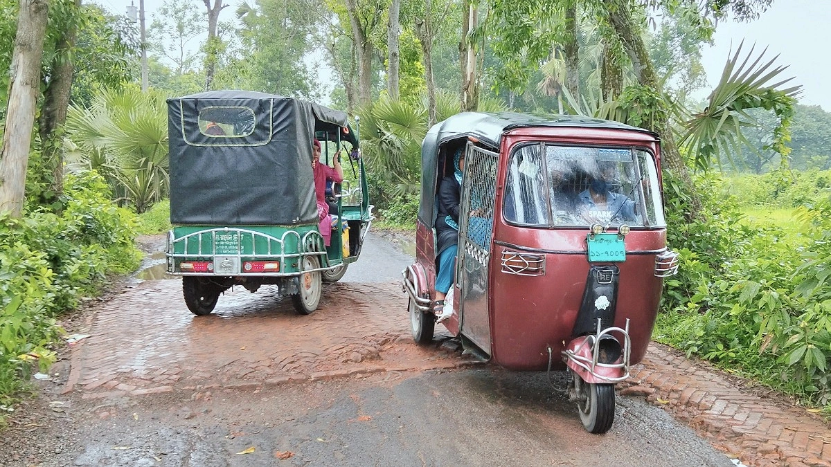 ৪১ বাঁক, ৫১ গর্তে জর্জরিত কাপাসিয়া-গাজীপুর সড়ক