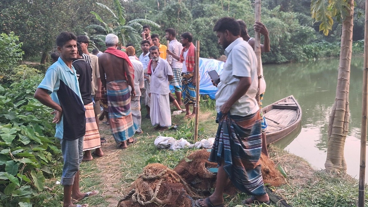 মহিলা মাদ্রাসার পেছনে মিলল নিখোঁজ ব্যবসায়ীর হাত-পা বাঁধা লাশ