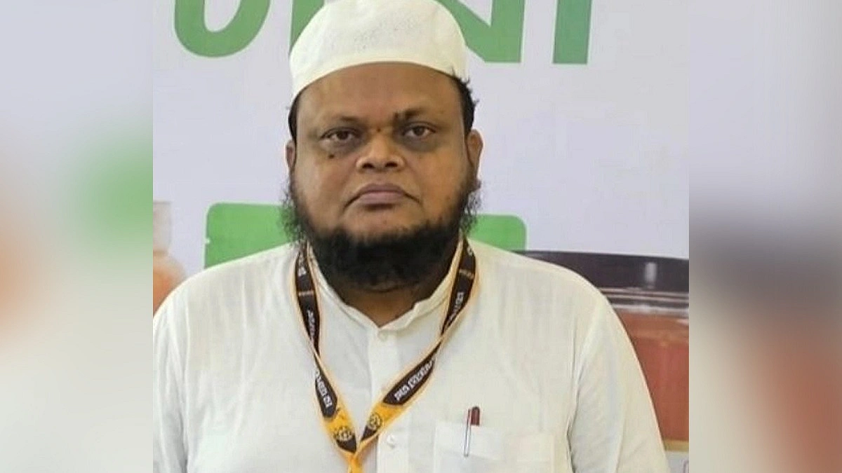 খুবি অধ্যাপকের বিরুদ্ধে ছাত্রীকে যৌন হয়রানির অভিযোগ, সাময়িক বরখাস্ত
