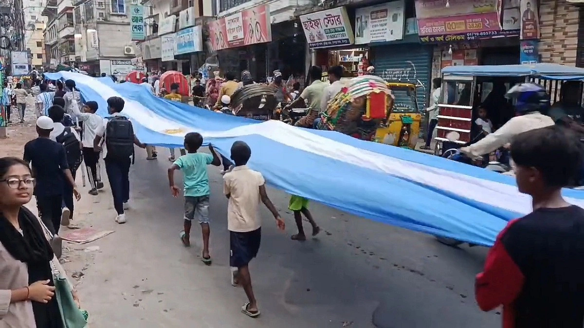 বিশ্বকাপ উন্মাদনায় রঙিন চাঁদপুর