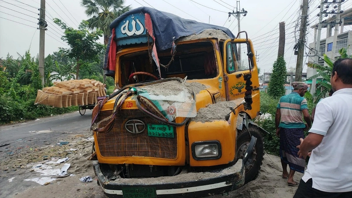 বগুড়ায় দুই ট্রাকের সংঘর্ষে চালক নিহত