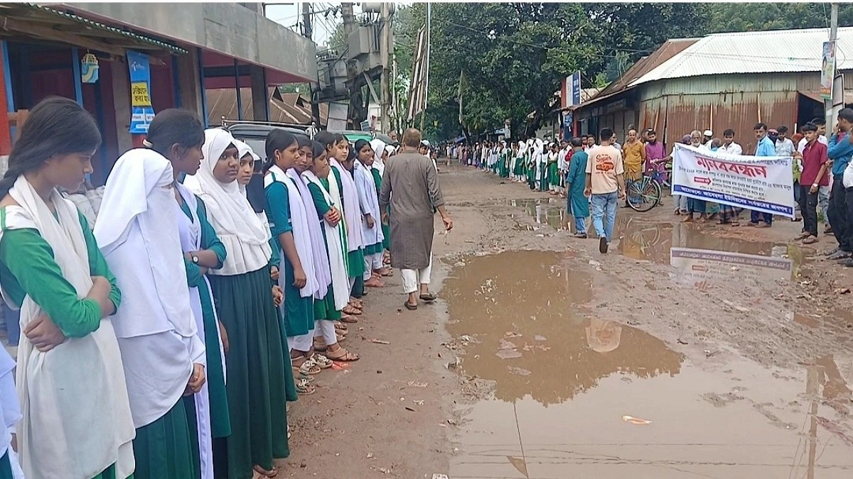 বেহাল রাস্তা, ব্যাহত পাঠদান